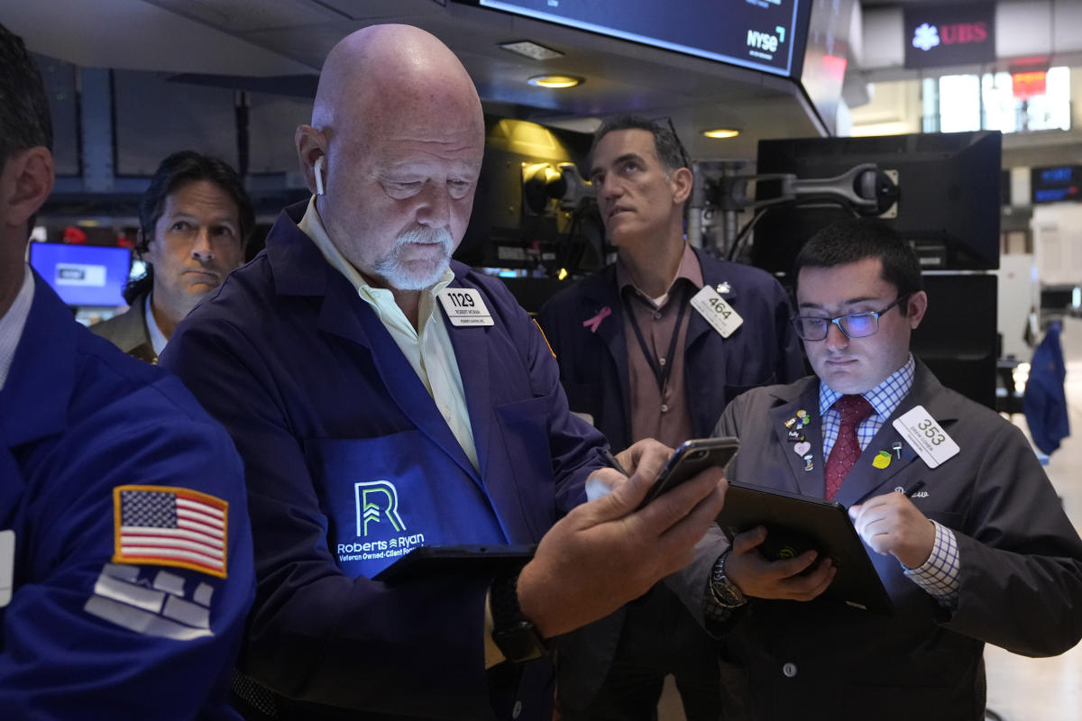 Stocks fall to start September as crucial jobs report looms